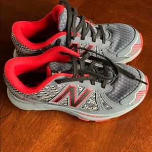EUC condition New Balance boys shoes size 4